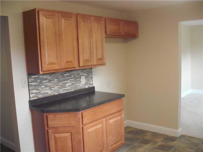 400 Manor Road Wexford, PA 15090 - Photo 14 of 18 Kitchen.