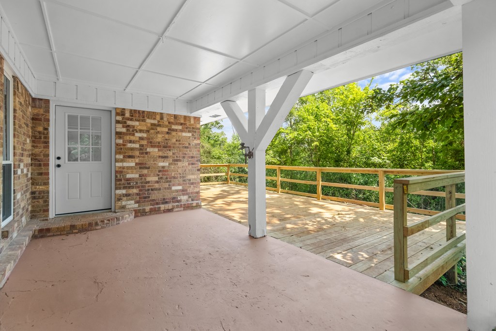 716 Range Road Palestine, TX 75801 - Photo 6 of 42