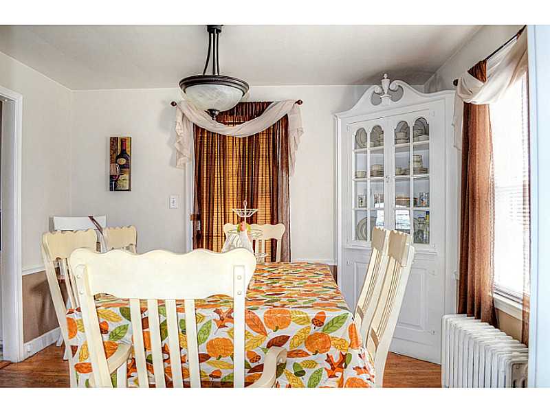 11 Viking Road Cranston, RI 02910 - Photo 5 of 19 Dining Room.