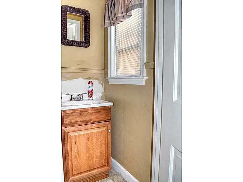 11 Viking Road Cranston, RI 02910 - Photo 9 of 19 Bathroom.
