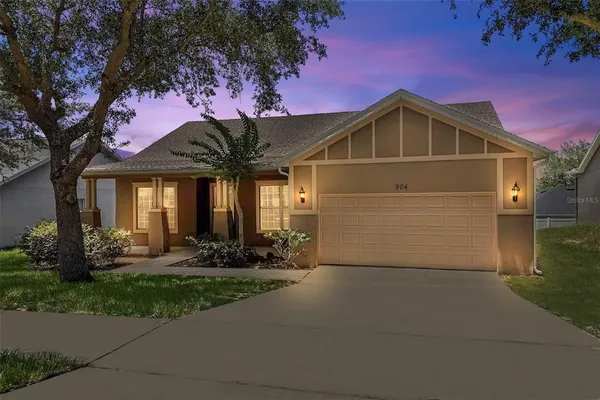 $369,500 | 904 White Oak Way, Minneola, FL 34715