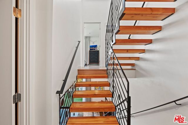 $935,000 | 654 North Virgil Avenue, Unit 306, Los Angeles, CA 90004