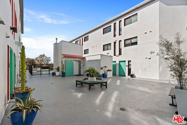$935,000 | 654 North Virgil Avenue, Unit 306, Los Angeles, CA 90004