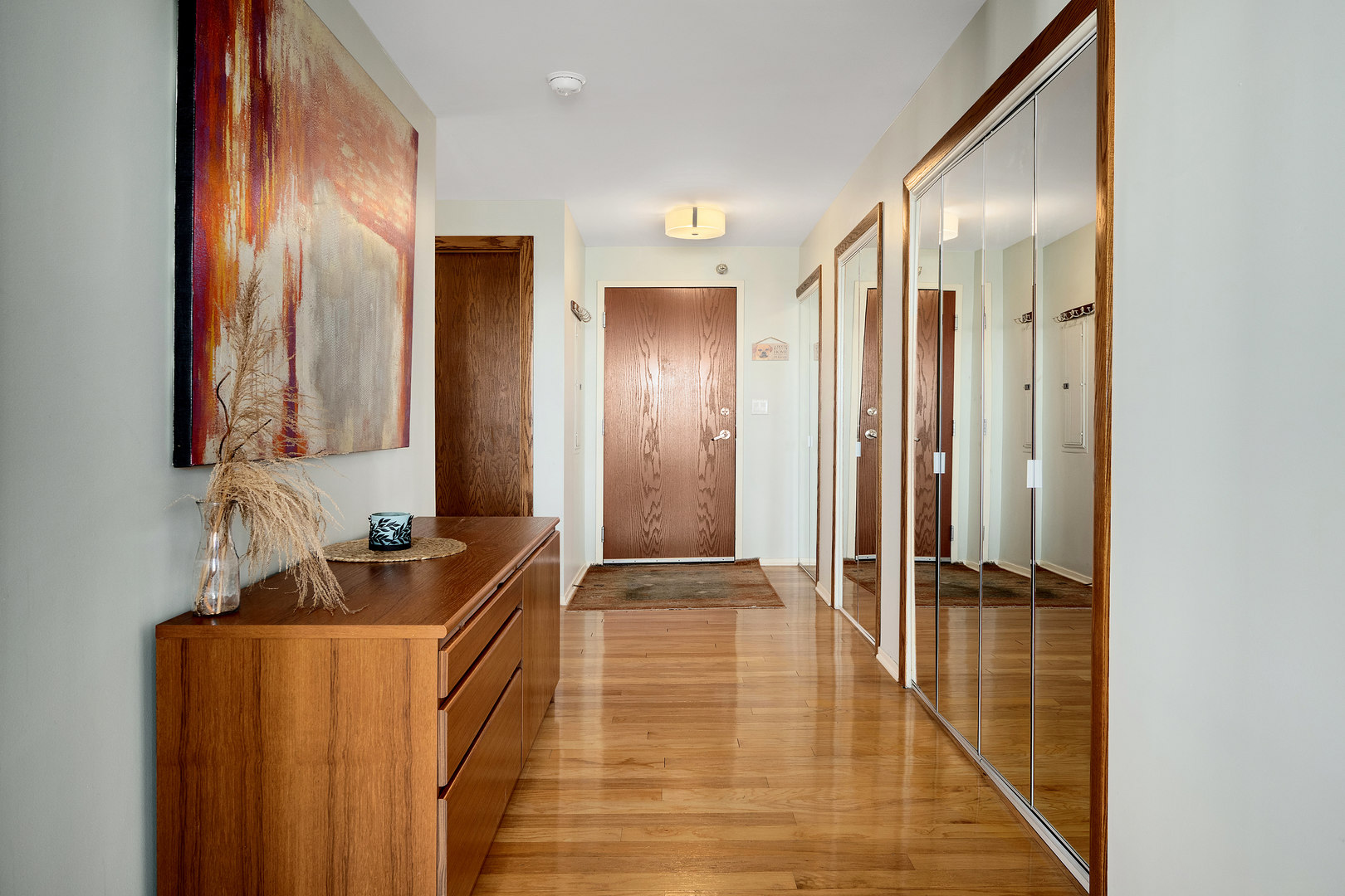 701 South Wells Street, Unit 3006 Chicago, IL 60607 - Photo 3 of 32 a bathroom with double vanity and a bathtub