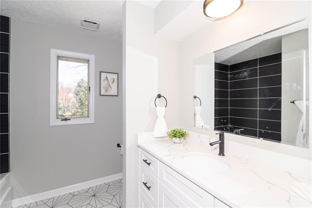 8815 Fathom Crest Indianapolis, IN 46256 - Photo 30 of 33