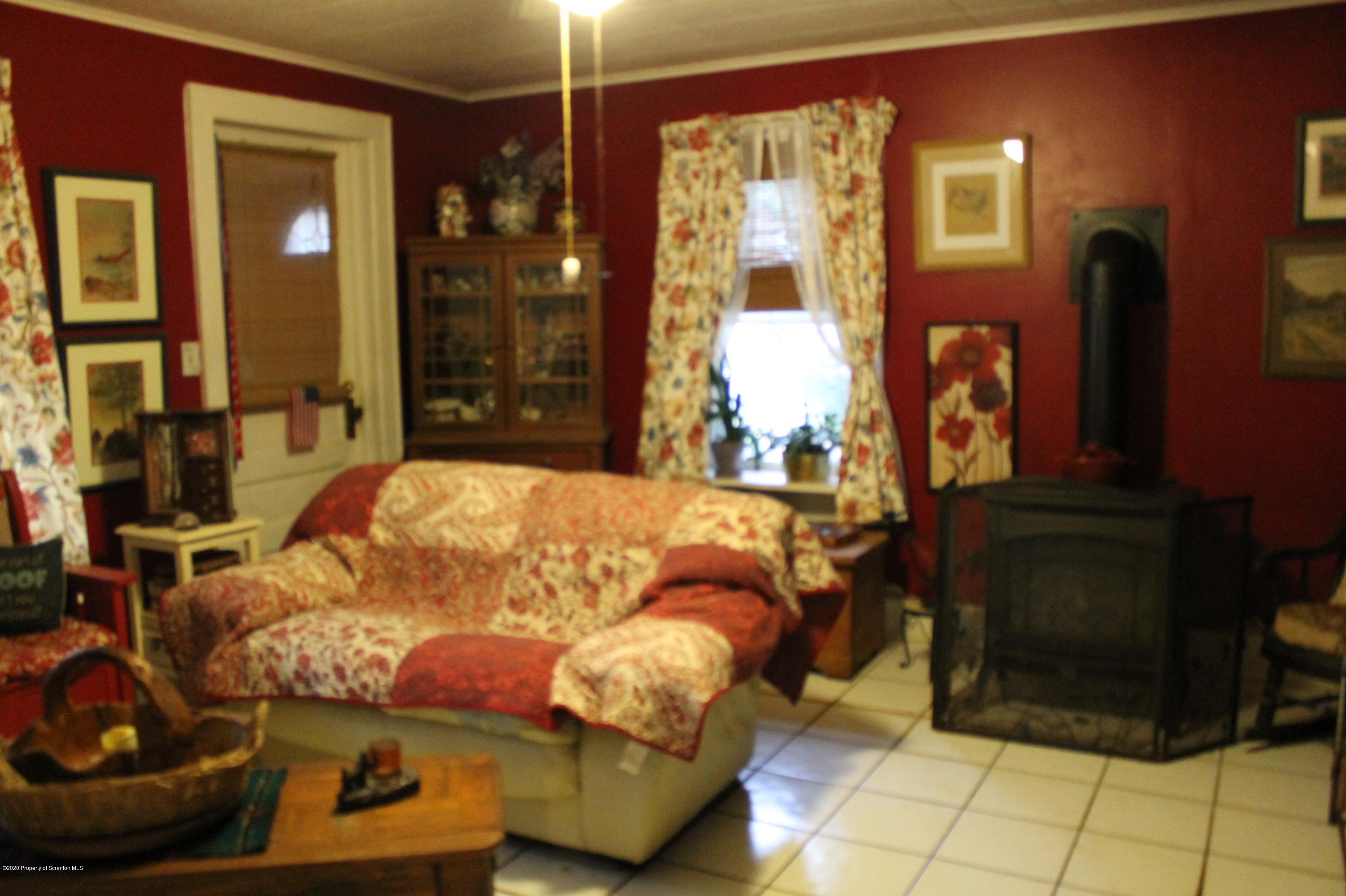 265 East Sterling Road Newfoundland, PA 18445 - Photo 4 of 18 Gallery Image 4