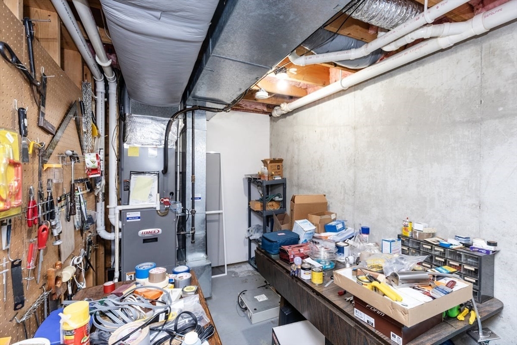 81 Clement Court, Unit 81 Haverhill, MA 01832 - Photo 31 of 36 a city view