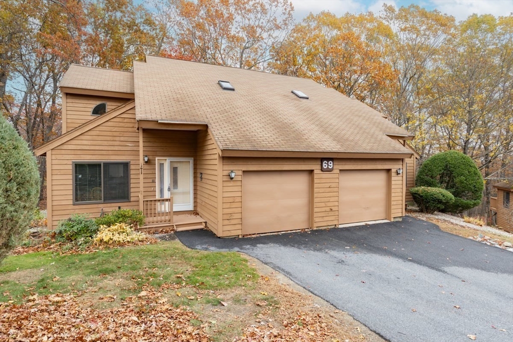 81 Clement Court, Unit 81 Haverhill, MA 01832 - Photo 36 of 36 a view of a house with a yard