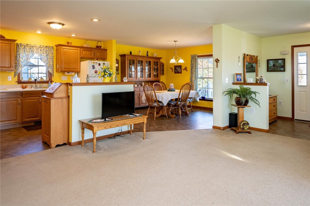 348 Middle Road Caledonia, NY 14423 - Photo 16 of 38