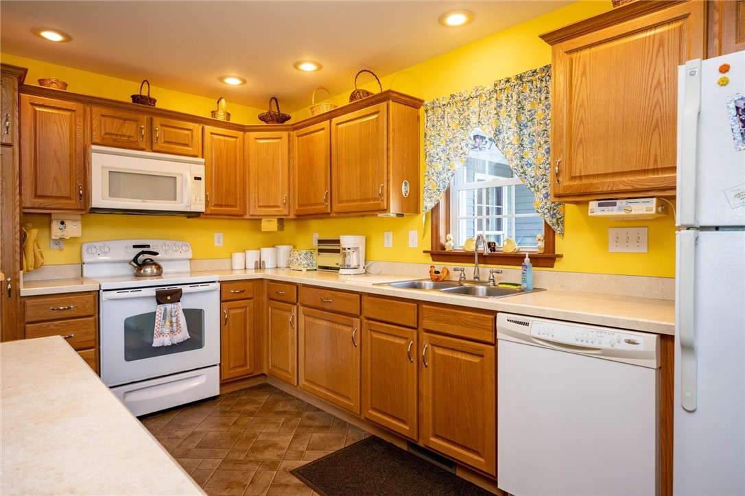 348 Middle Road Caledonia, NY 14423 - Photo 19 of 38