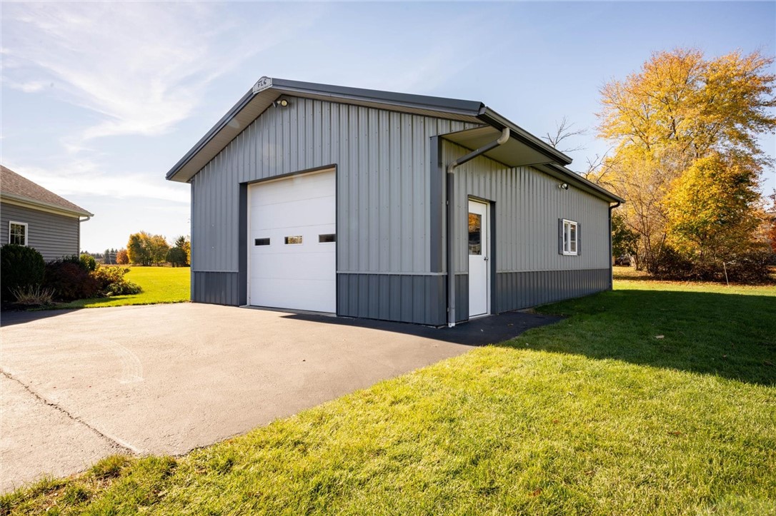 348 Middle Road Caledonia, NY 14423 - Photo 5 of 38