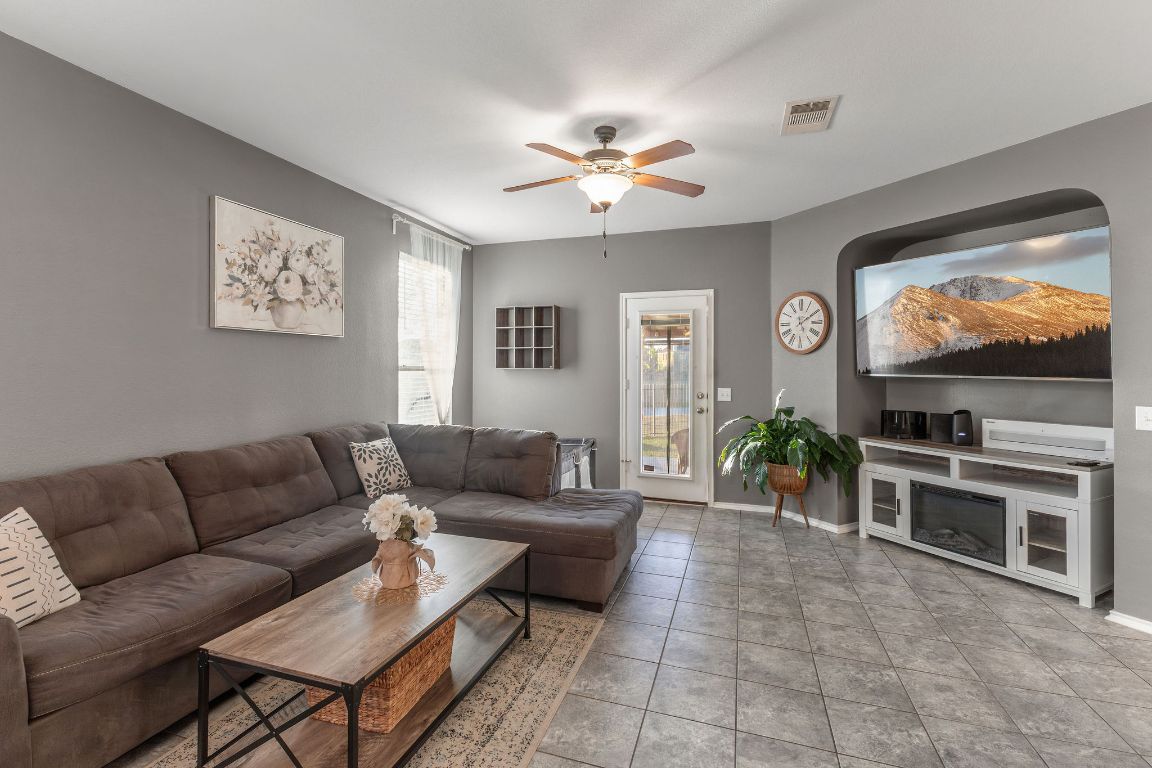 10904 Roderick Lawson Lane Austin, TX 78754 - Photo 15 of 31