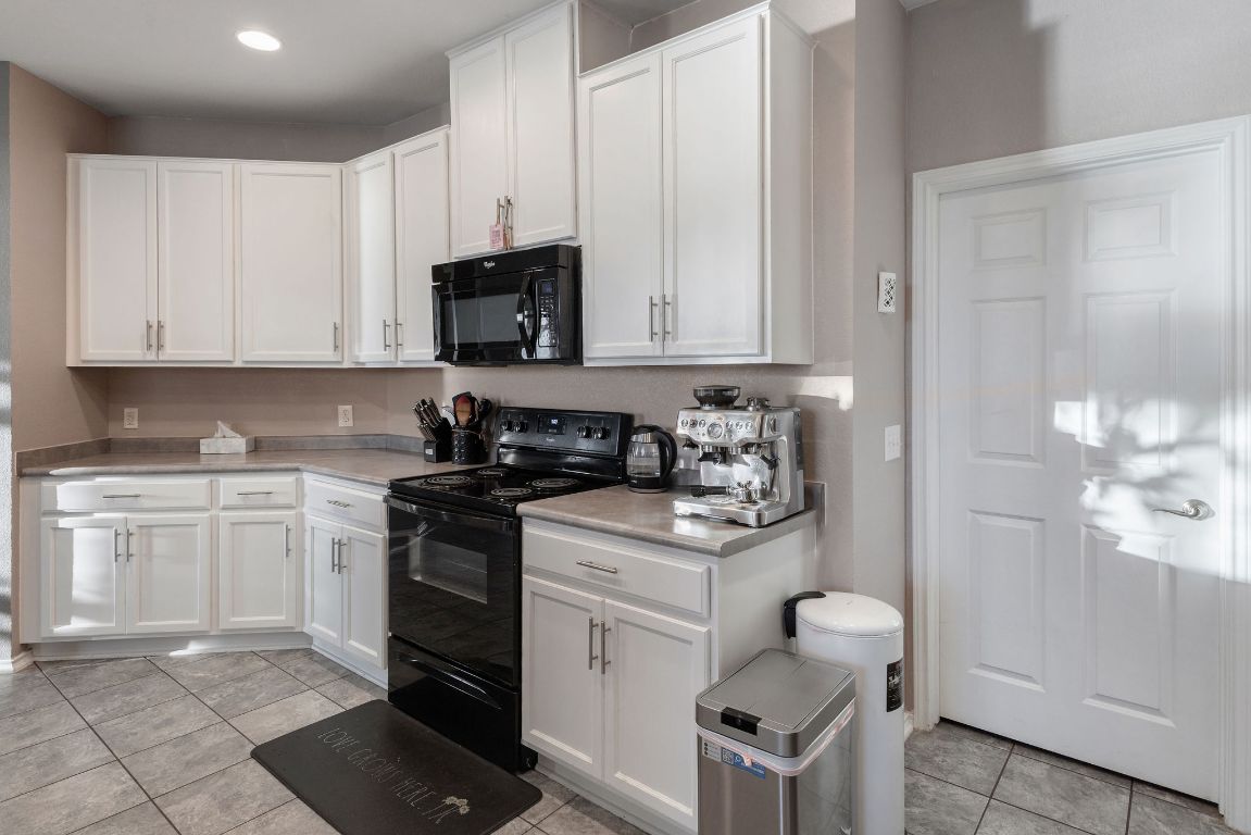 10904 Roderick Lawson Lane Austin, TX 78754 - Photo 10 of 31