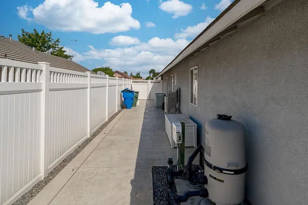 $584,900 | 628 Mission Ridge Drive, Manteca, CA 95337