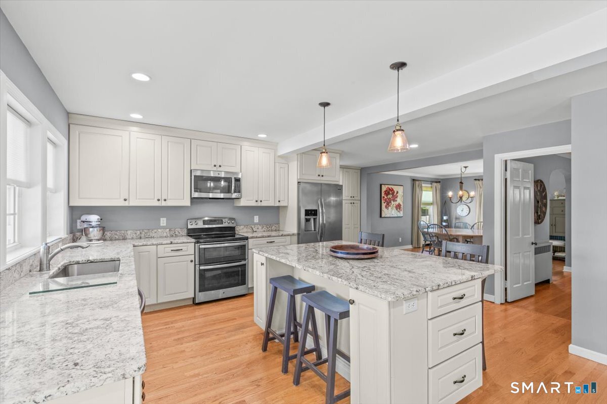 154 Long Hill Road Wallingford, CT 06492 - Photo 13 of 40