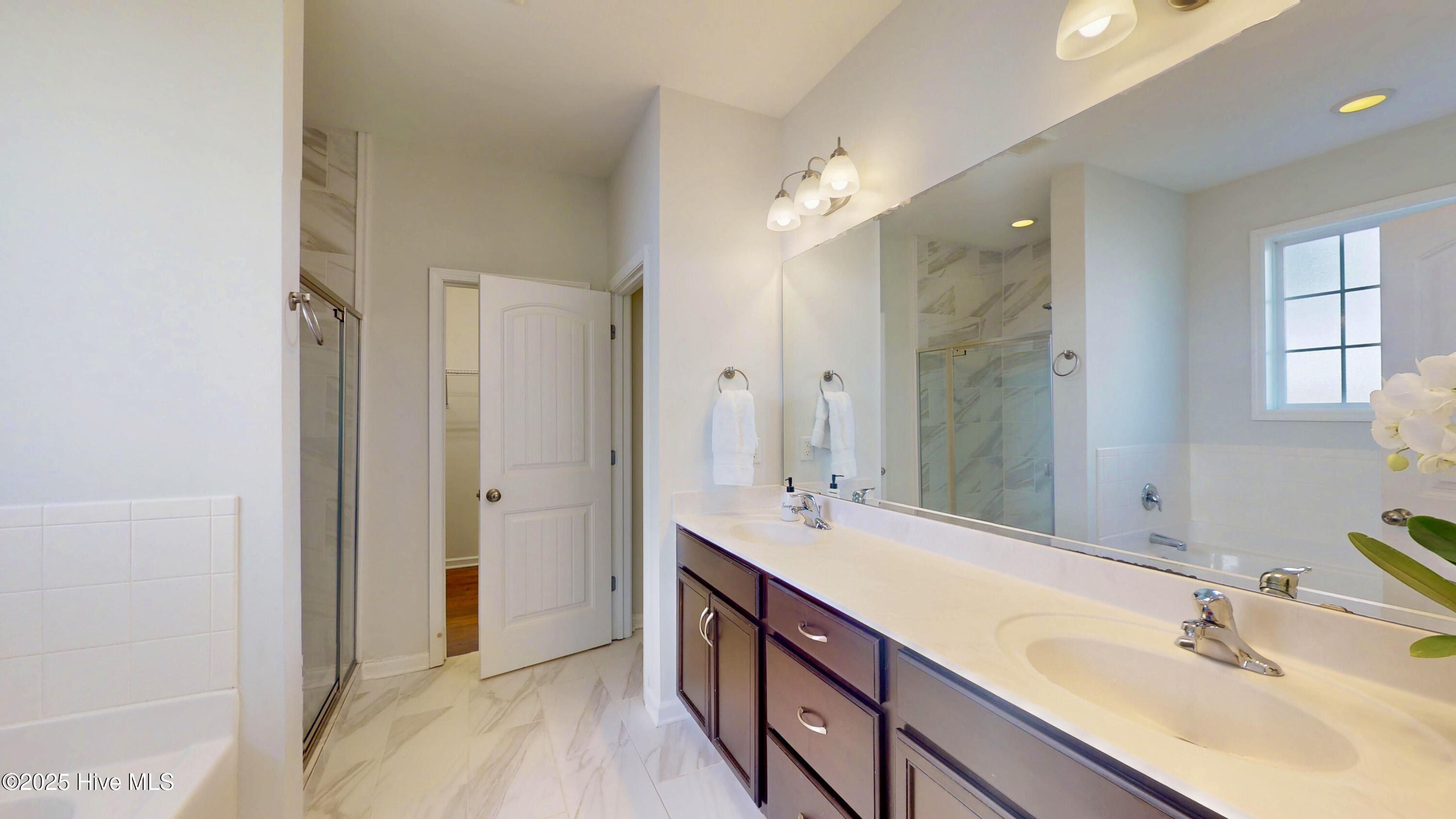 3363 Kellerton Place Wilmington, NC 28409 - Photo 11 of 32 Owners Suite Bathroom 1