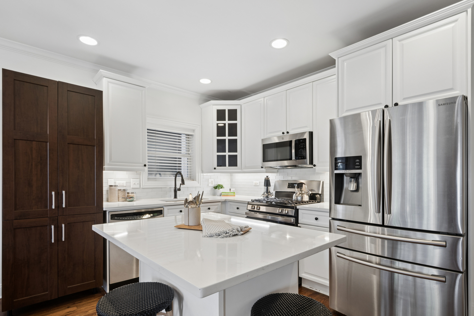 2147 West Rice Street, Unit 2E Chicago, IL 60622 - Photo 10 of 20 Gallery Image 10