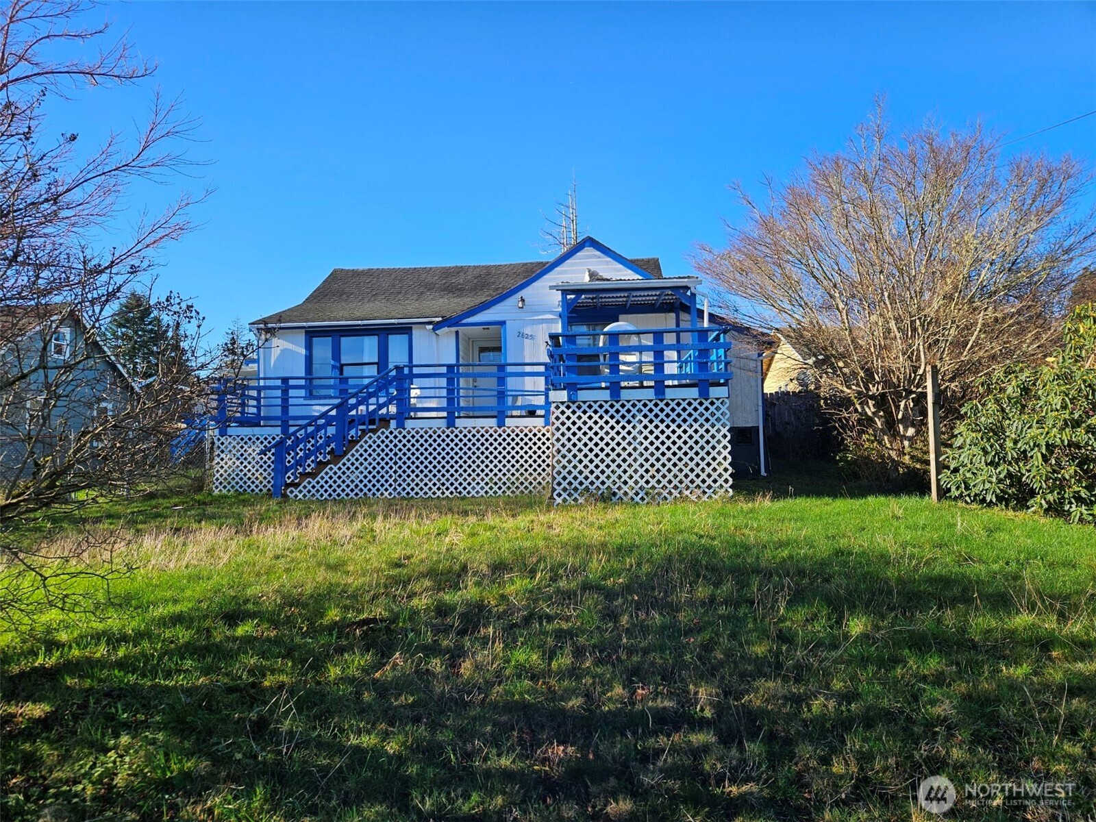 2625 Bench Drive Aberdeen, WA 98520 - Photo 2 of 16 a front view of a house with a yard