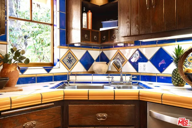 $1,495,000 | 295 Marguerita Lane, Pasadena, CA 91106