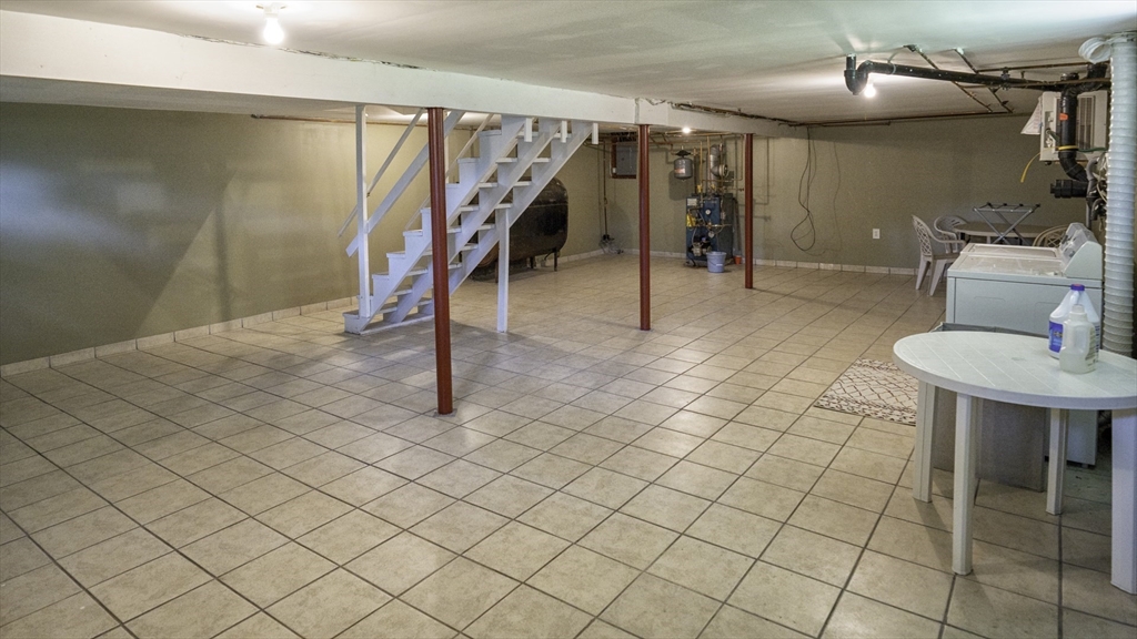 118 Walton Avenue Barnstable, MA 02601 - Photo 15 of 16 a view of a livingroom with furniture