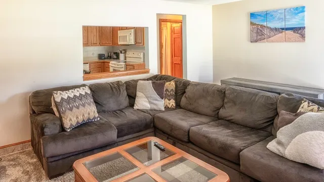 $2,100 | 118 Walton Avenue, Barnstable, MA 02601