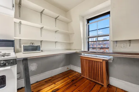 $459,000 | 8 Brimmer Street, Unit 5B, Boston, MA 02108