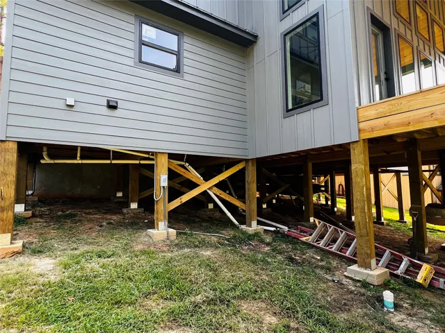 a view of an outdoor space