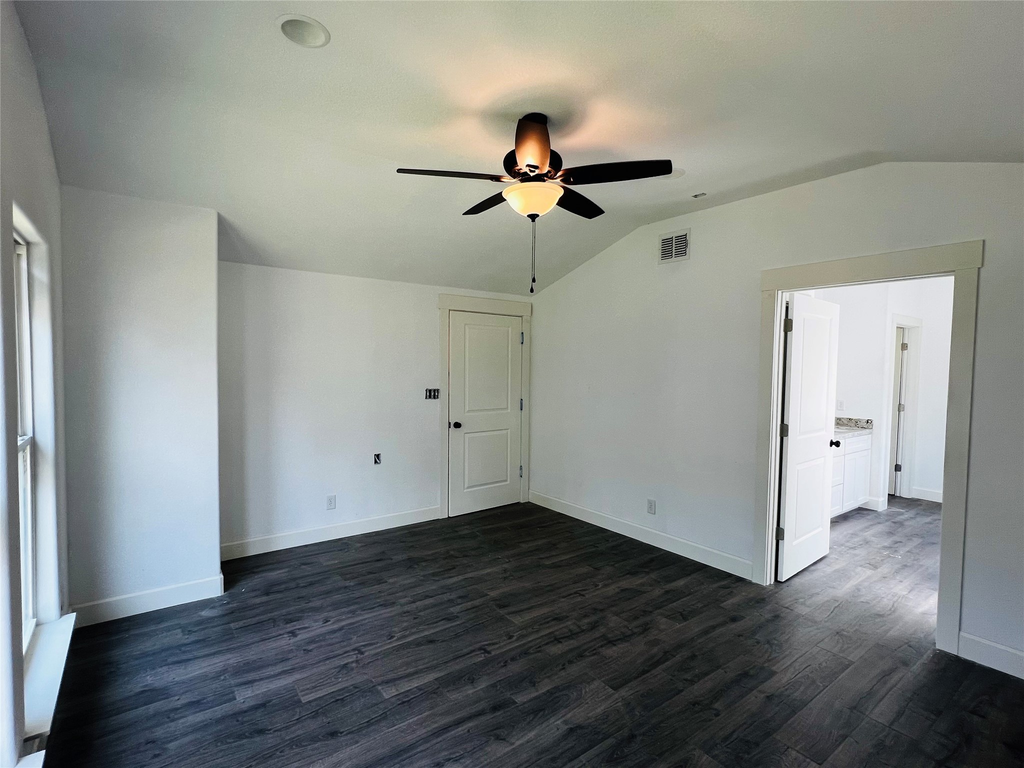 422 Beechwood Loop Hemphill, TX 75948 - Photo 24 of 46 Primary Bedroom-1st floor