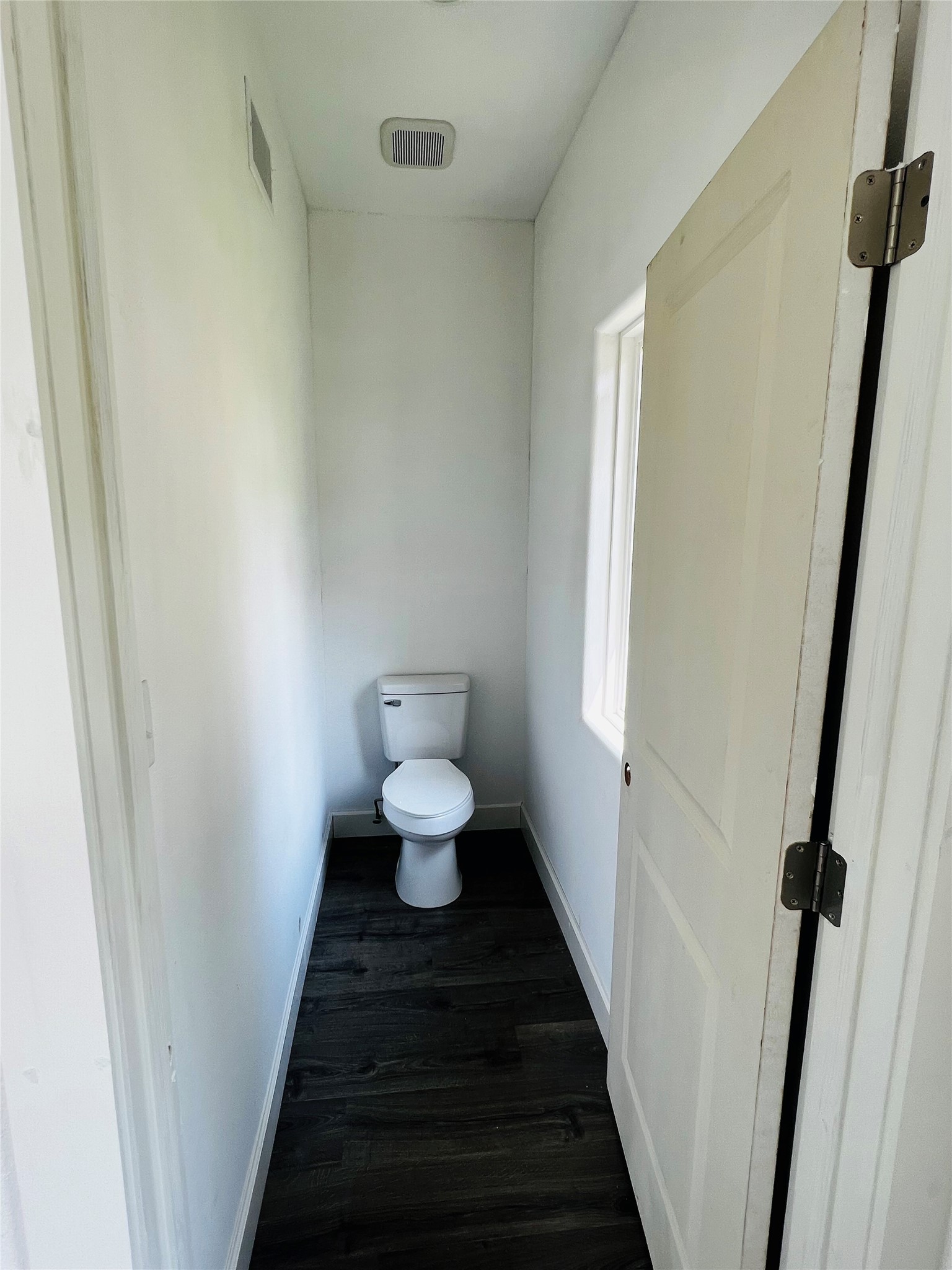 422 Beechwood Loop Hemphill, TX 75948 - Photo 29 of 46 Primary toilet