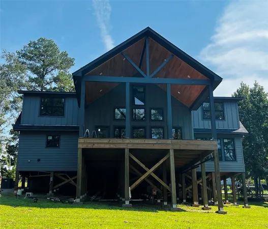 $650,000 | 422 Beechwood Loop, Hemphill, TX 75948