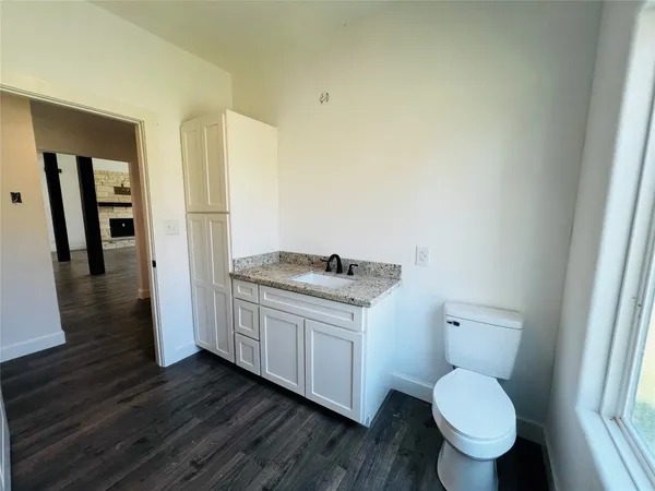 $650,000 | 422 Beechwood Loop, Hemphill, TX 75948