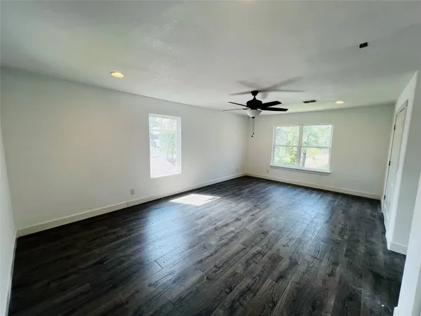 $650,000 | 422 Beechwood Loop, Hemphill, TX 75948