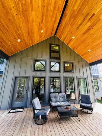 $650,000 | 422 Beechwood Loop, Hemphill, TX 75948