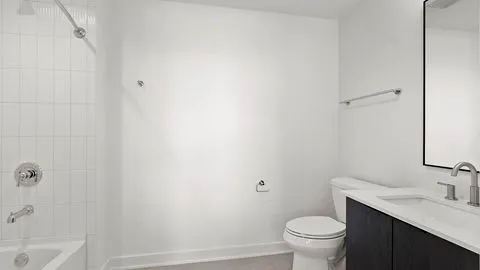 $4,395 | 1801 West Grand Avenue, Unit 201, Chicago, IL 60622