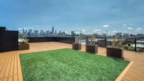$4,395 | 1801 West Grand Avenue, Unit 201, Chicago, IL 60622