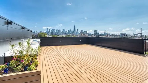 $4,395 | 1801 West Grand Avenue, Unit 201, Chicago, IL 60622