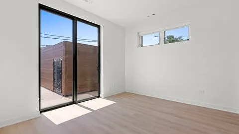 $4,395 | 1801 West Grand Avenue, Unit 201, Chicago, IL 60622