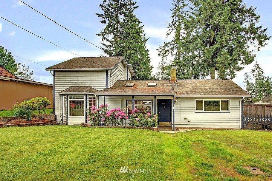 3707 Northeast 6th Place Renton, WA 98056 - Photo 1 of 10