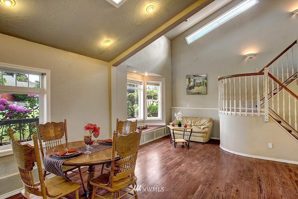 3707 Northeast 6th Place Renton, WA 98056 - Photo 2 of 10
