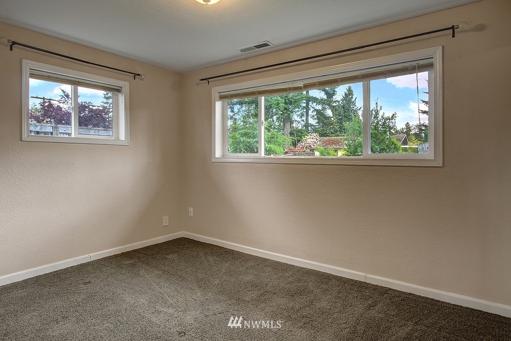 3707 Northeast 6th Place Renton, WA 98056 - Photo 7 of 10