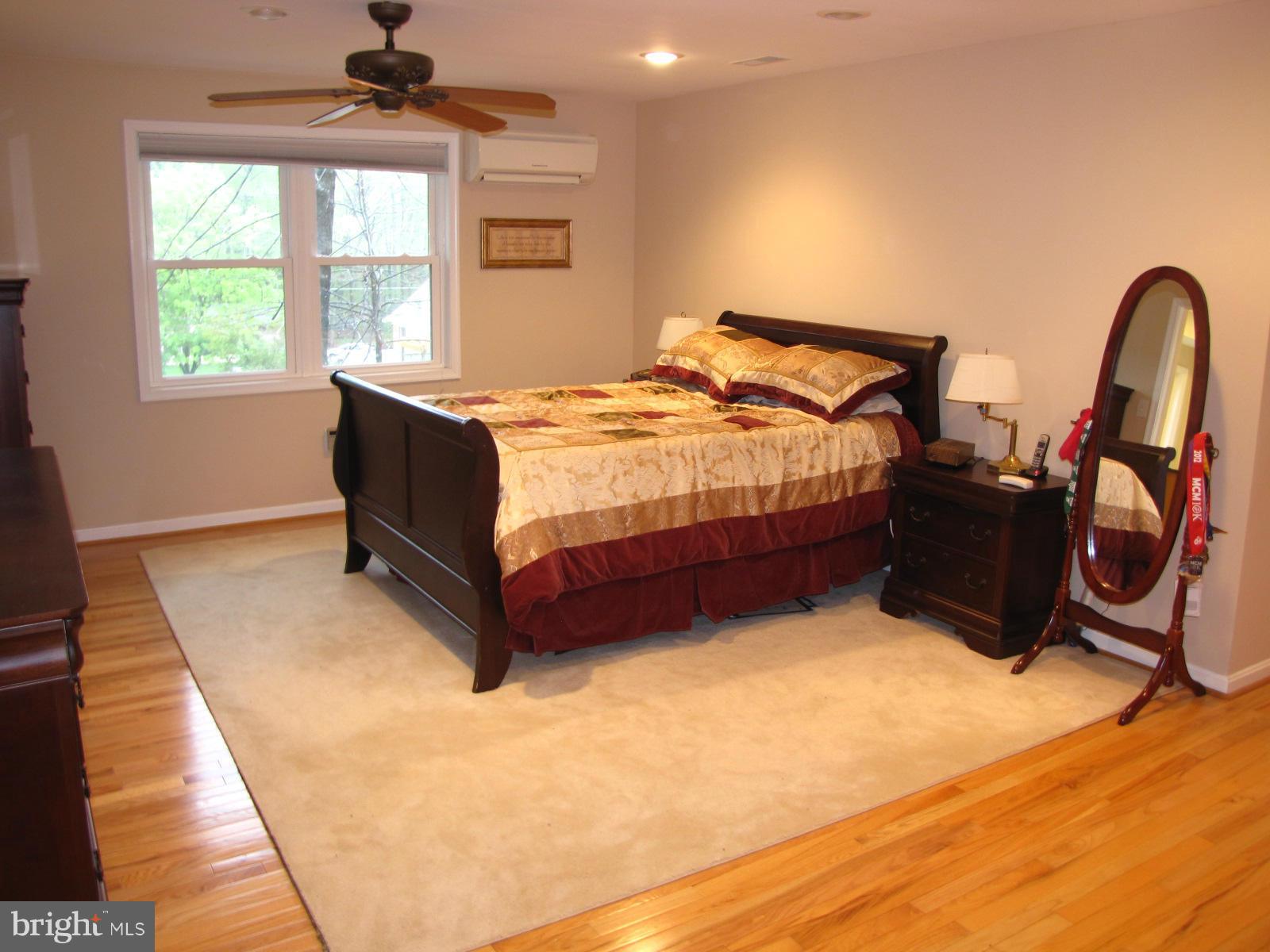 8460 Thames Street Springfield, VA 22151 - Photo 15 of 24 Bath (Master)
