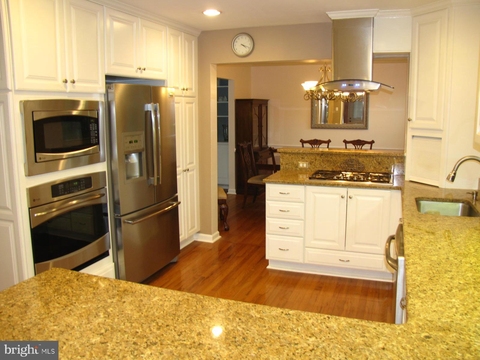 8460 Thames Street Springfield, VA 22151 - Photo 5 of 24 Kitchen