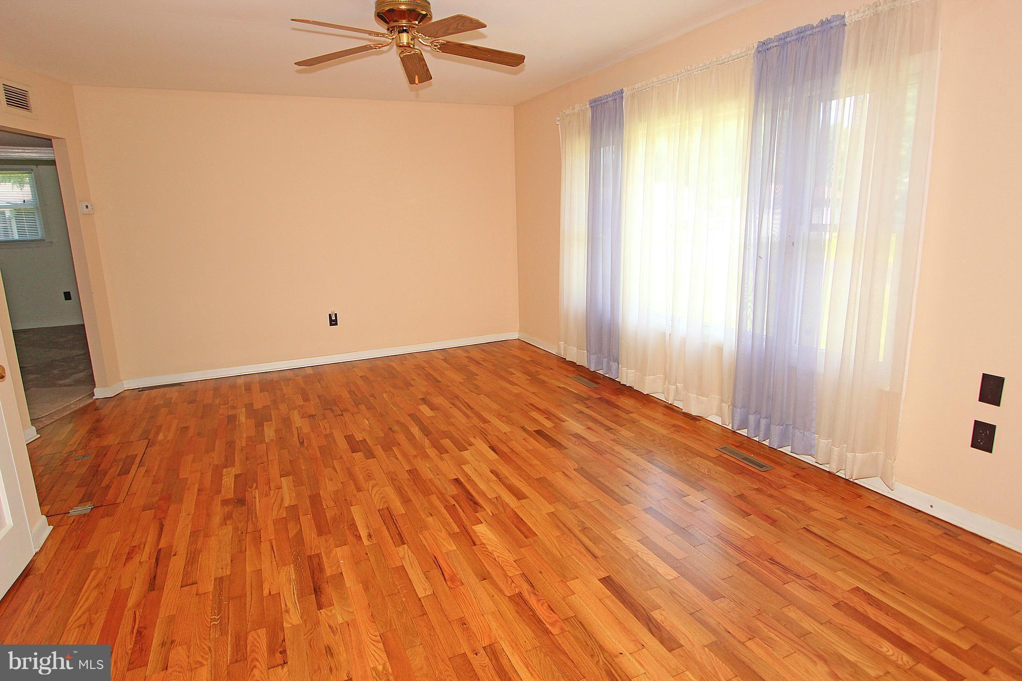 1304 Calvert Road Chester, MD 21619 - Photo 1 of 17 Living Room