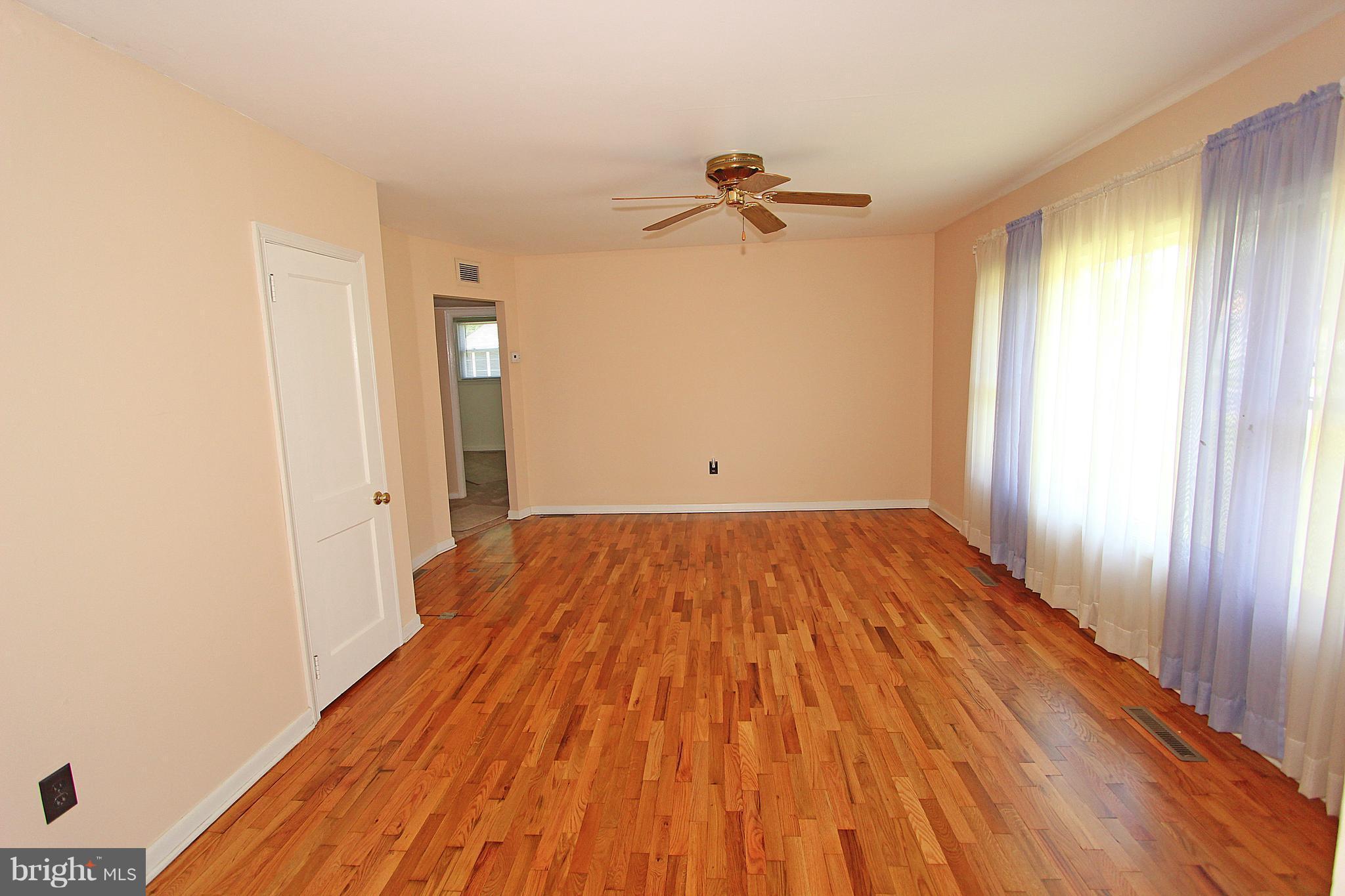 1304 Calvert Road Chester, MD 21619 - Photo 7 of 17 Living Room