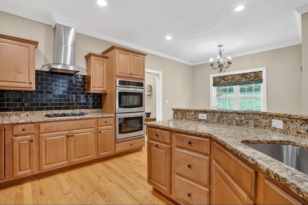 32 Bissonnette Circle Southampton, MA 01073 - Photo 6 of 38