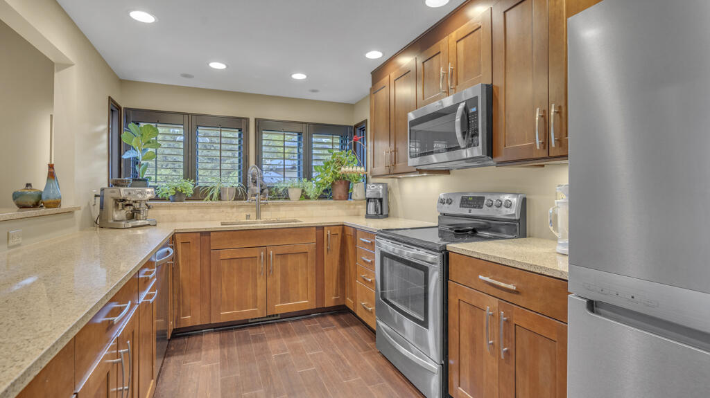 1013 Aspen Road Kohler, WI 53044 - Photo 12 of 42 Kitchen Appliances