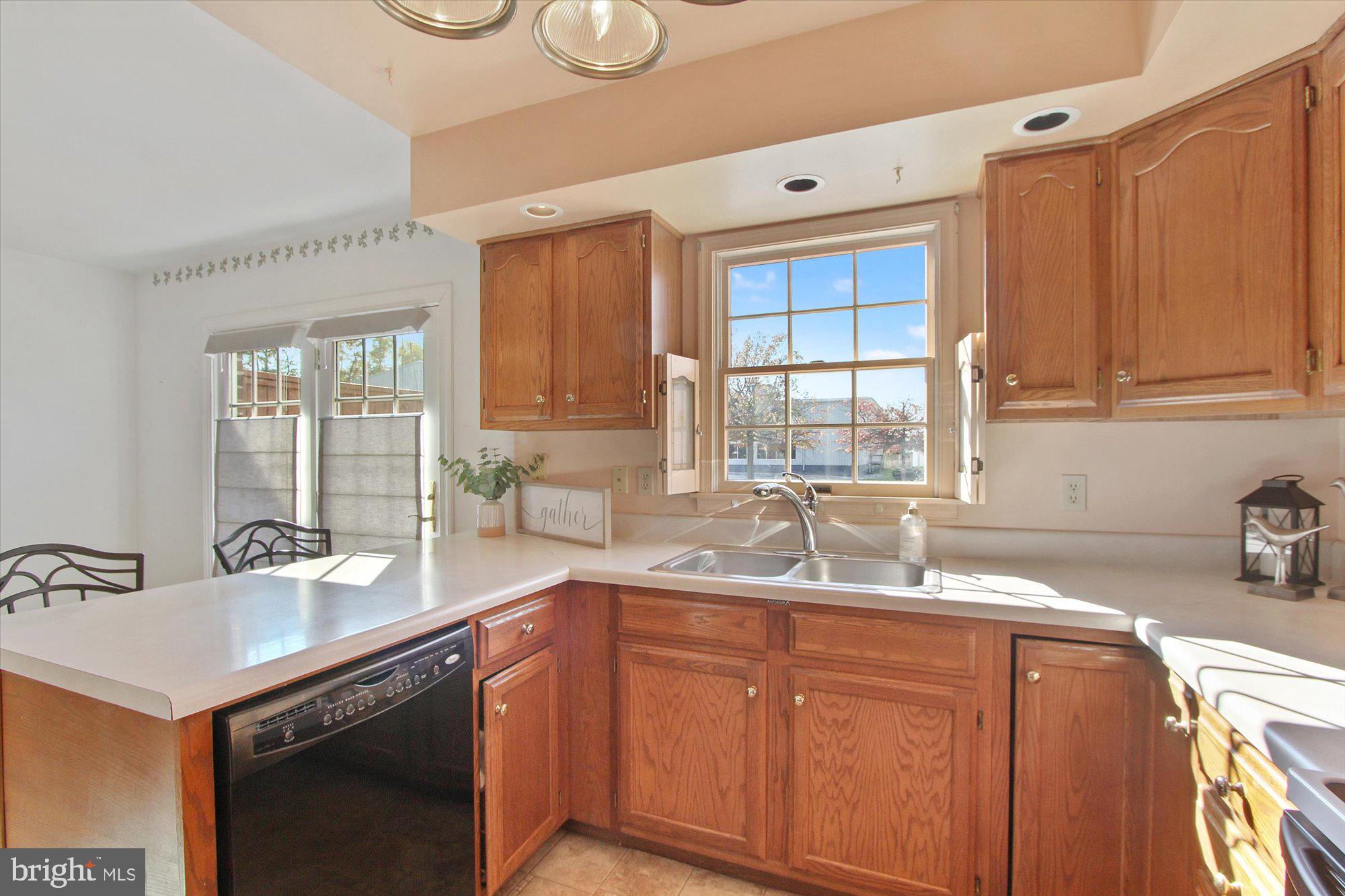 805 Chambers Ridge York, PA 17402 - Photo 11 of 29 Gallery Image 11