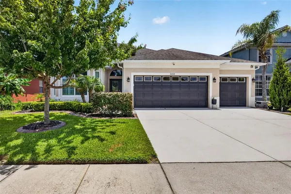 $519,900 | 31218 Alchester Drive, Wesley Chapel, FL 33543