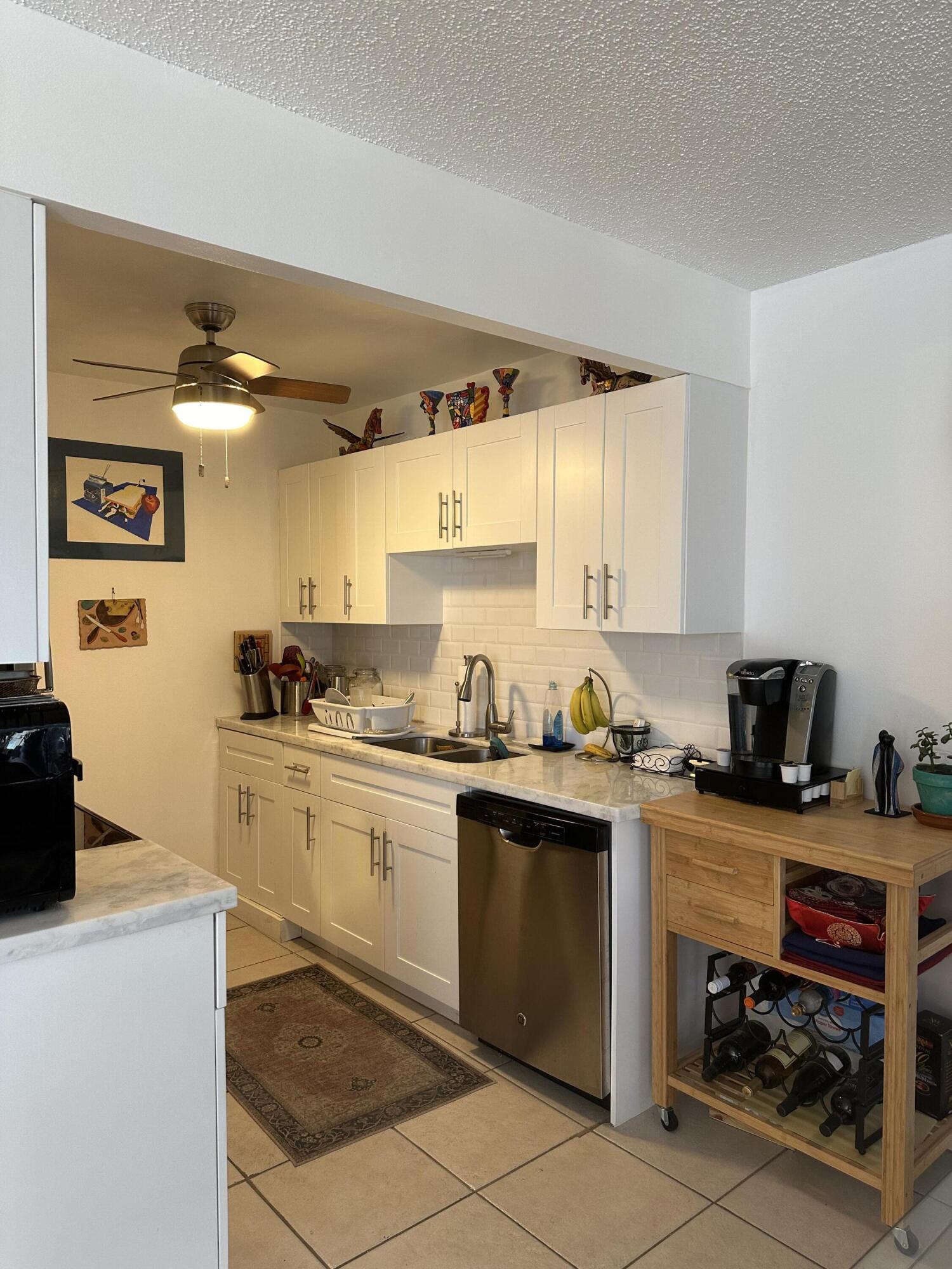 3030 Guildford East, Unit 3030 Boca Raton, FL 33434 - Photo 3 of 18 Kitchen-2