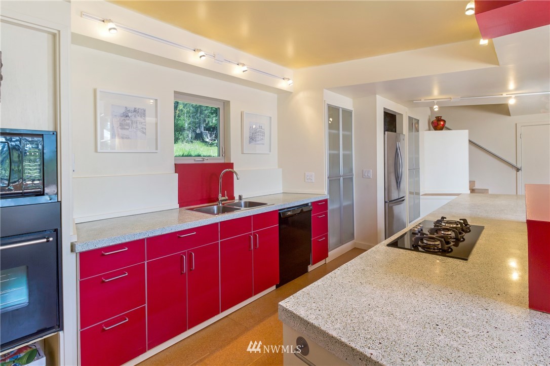 186 White Point Road San Juan Island, WA 98250 - Photo 6 of 25 Gallery Image 6